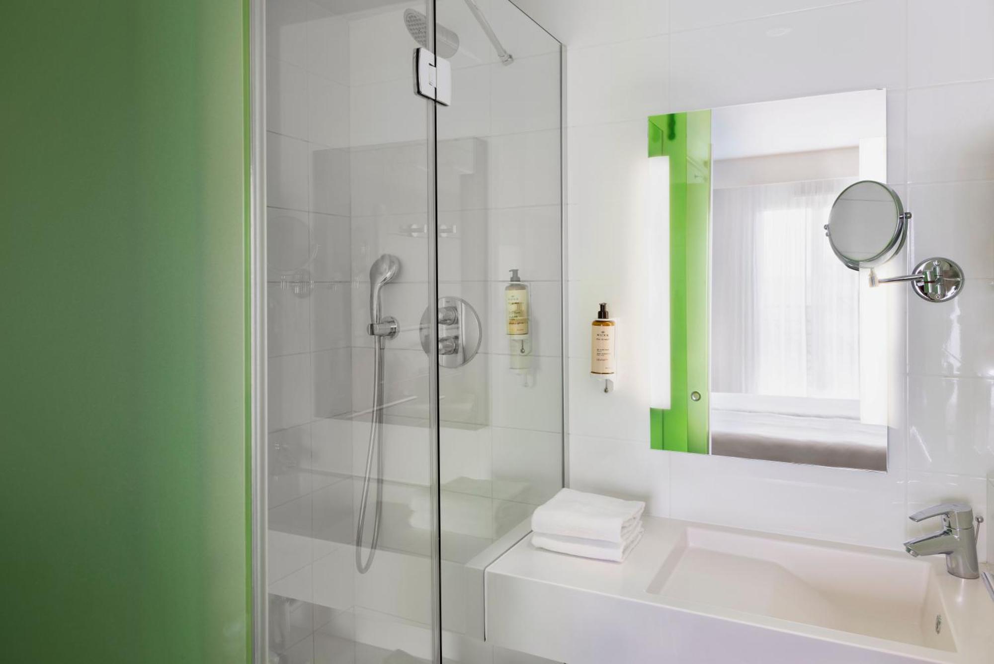 Mercure Gare Du Nord 4*