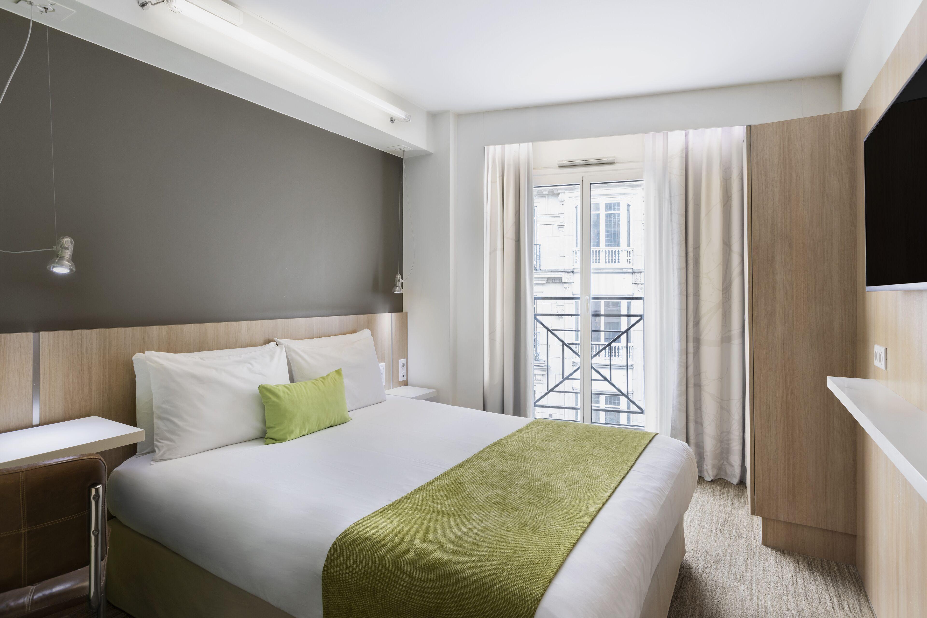 Mercure Gare Du Nord 4*